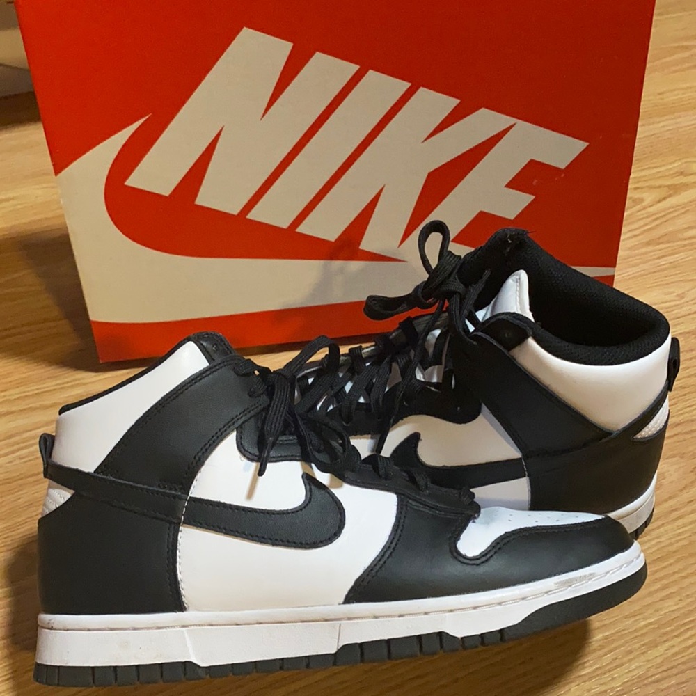 Nike dunk high black and white